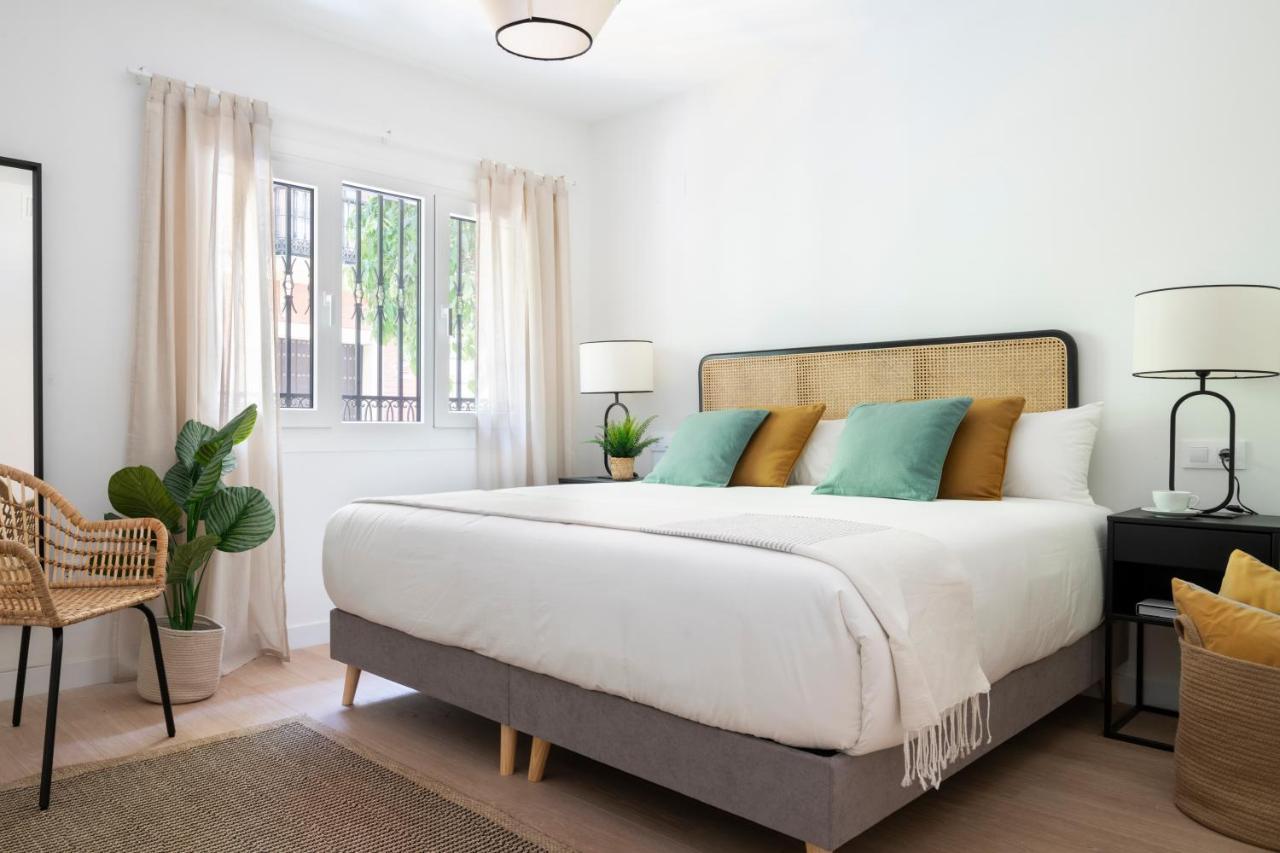 Magno Apartments Castelar Севиля Екстериор снимка